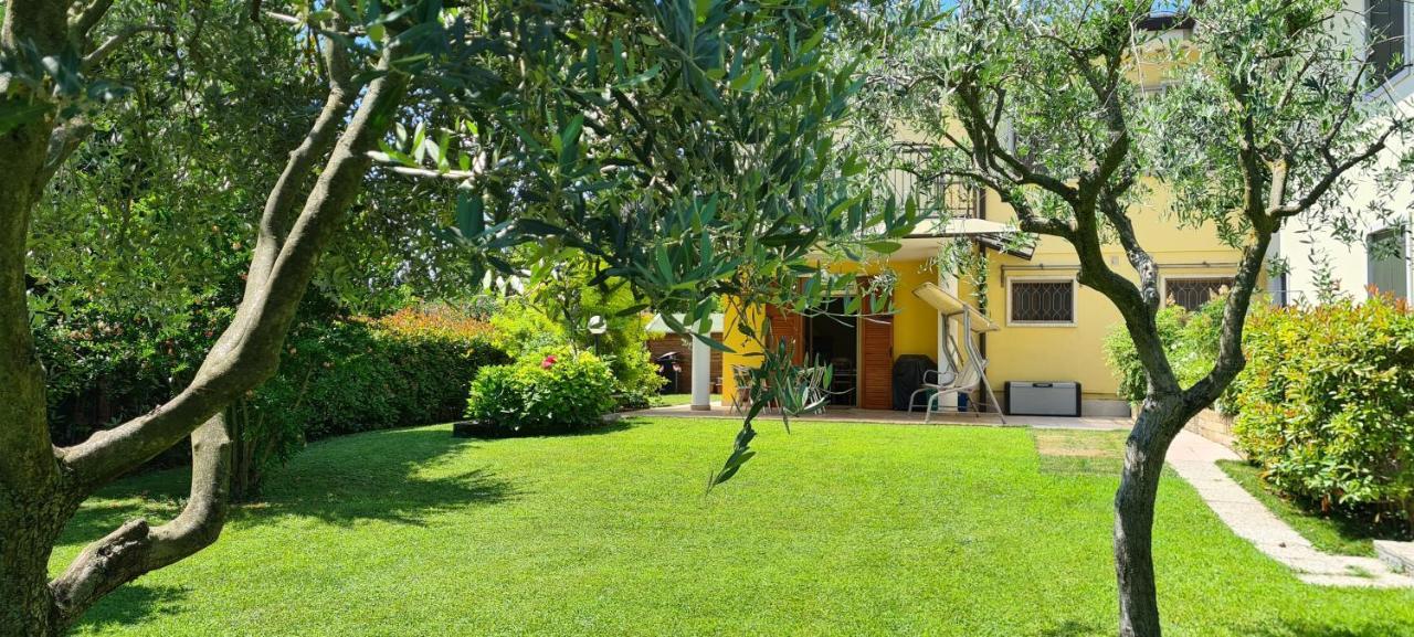 Appartamento Il Melograno Peschiera del Garda Luaran gambar